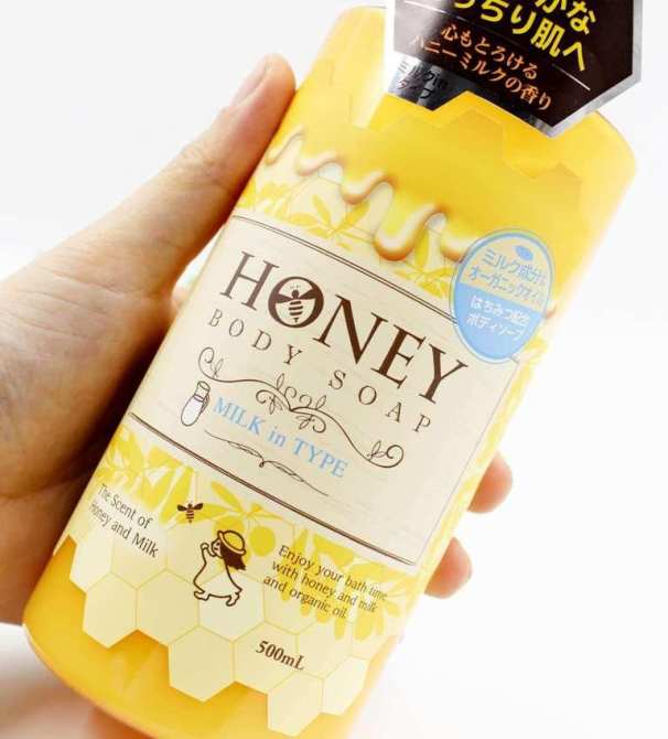 Combo 2 chai sữa tắm trắng da tinh chất mật ong thảo dược Nhật Bản HONEY BODY SOAP OIL IN TYPE ( 500ML)