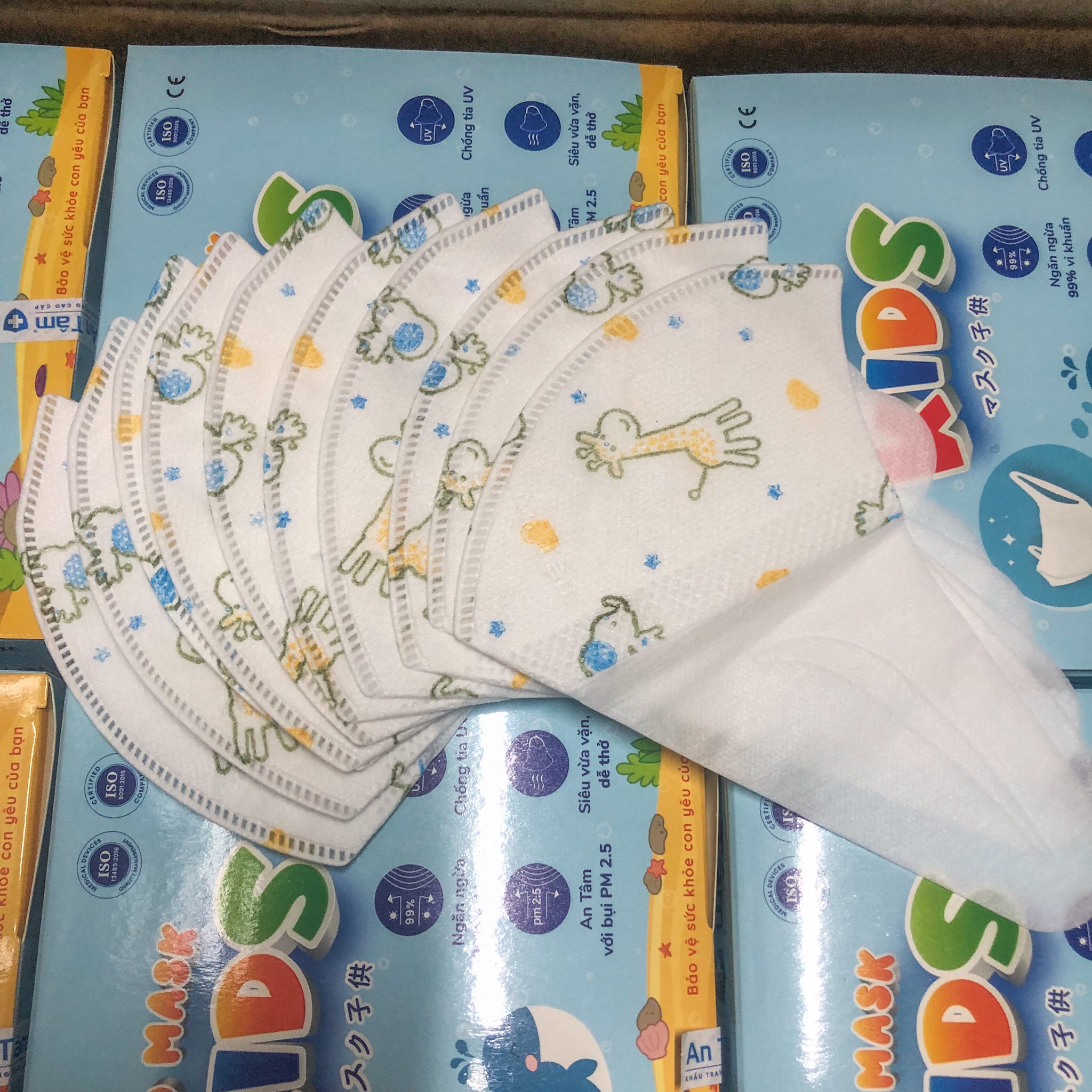 Khẩu trang trẻ em 3d An Tâm 3 lớp kháng khuẩn ngăn bụi kháng khuẩn không đau tai cho bé 2-8 tuổi