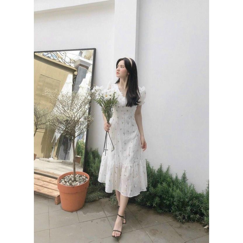 Đầm hoa nhí trắng nơ lưng, Váy hoa nhí cổ tim vải hoa mát mẻ Cao Cấp dáng xòe tay ngắn cổ V MiNhi