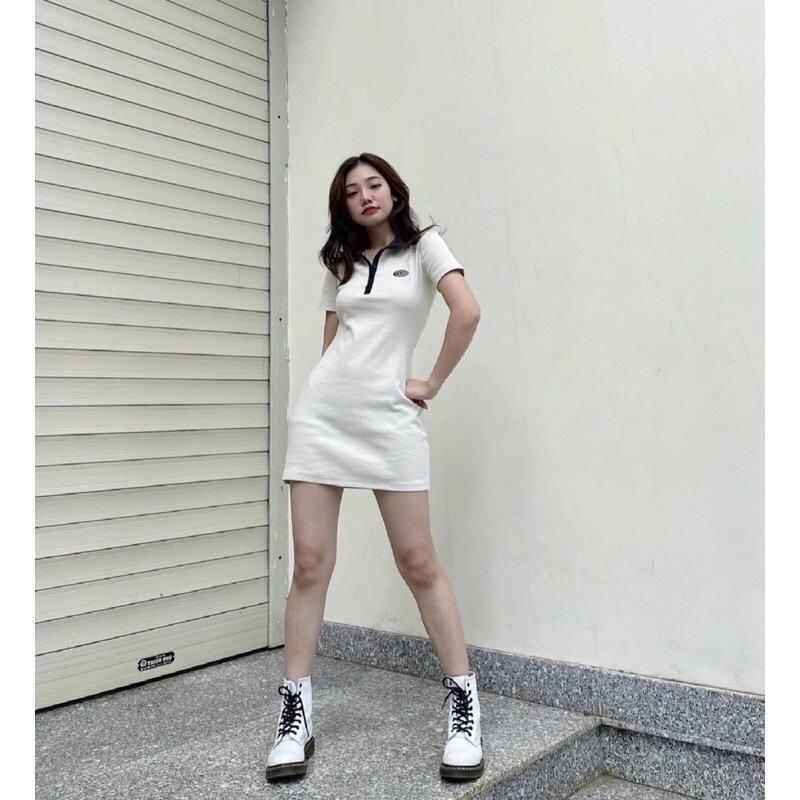 Đầm Body Cổ Bẻ Thêu Logo Annie