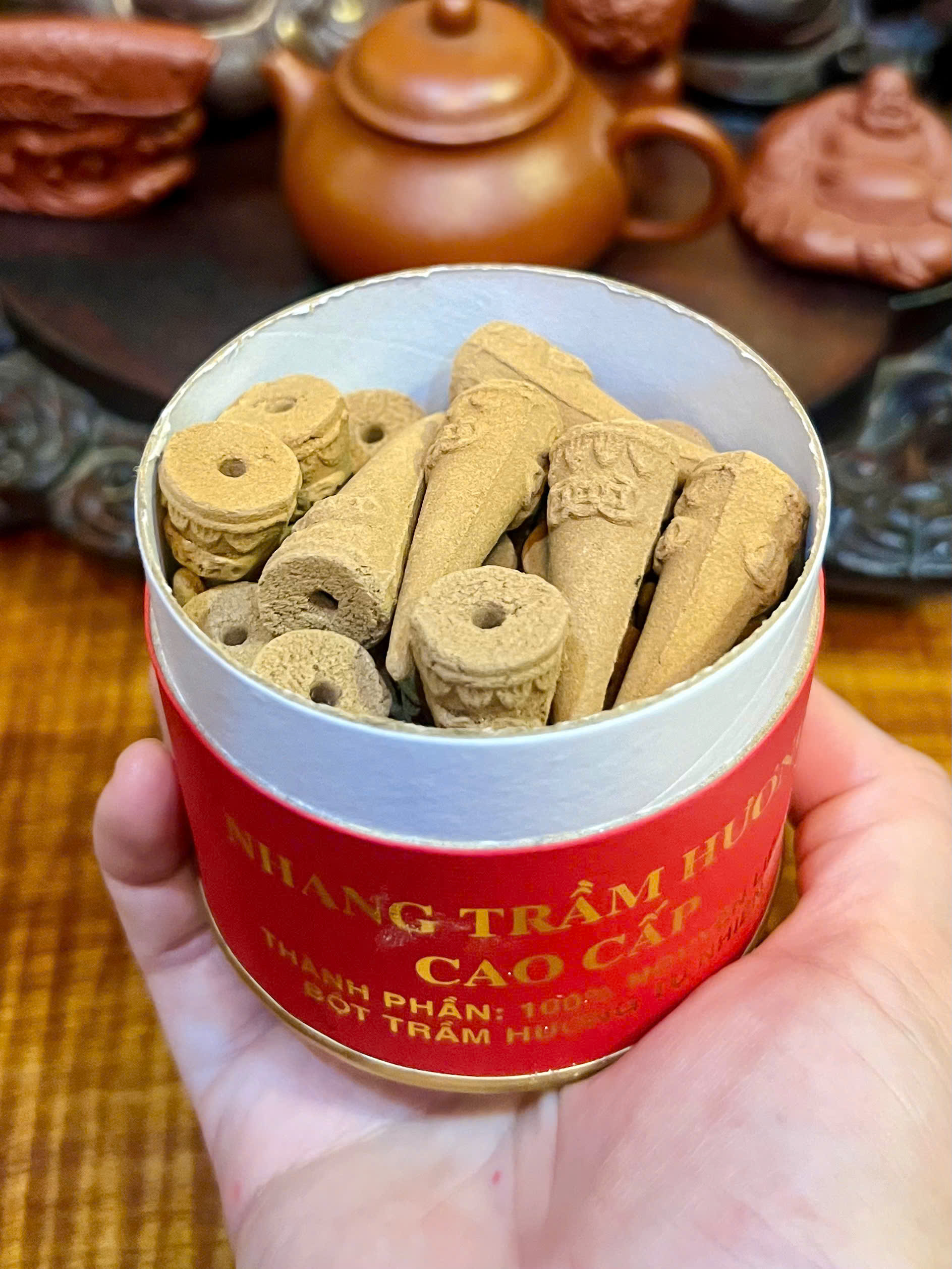 Nhang trầm NỤ dùng cho không gian rộng thoáng xông đốt tại nơi ở, văn phòng, kinh doanh buôn bán