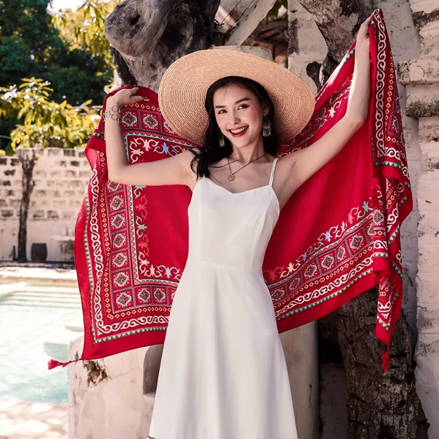Khăn choàng boho đi biển phối viền thổ cẩm - Mã VS002