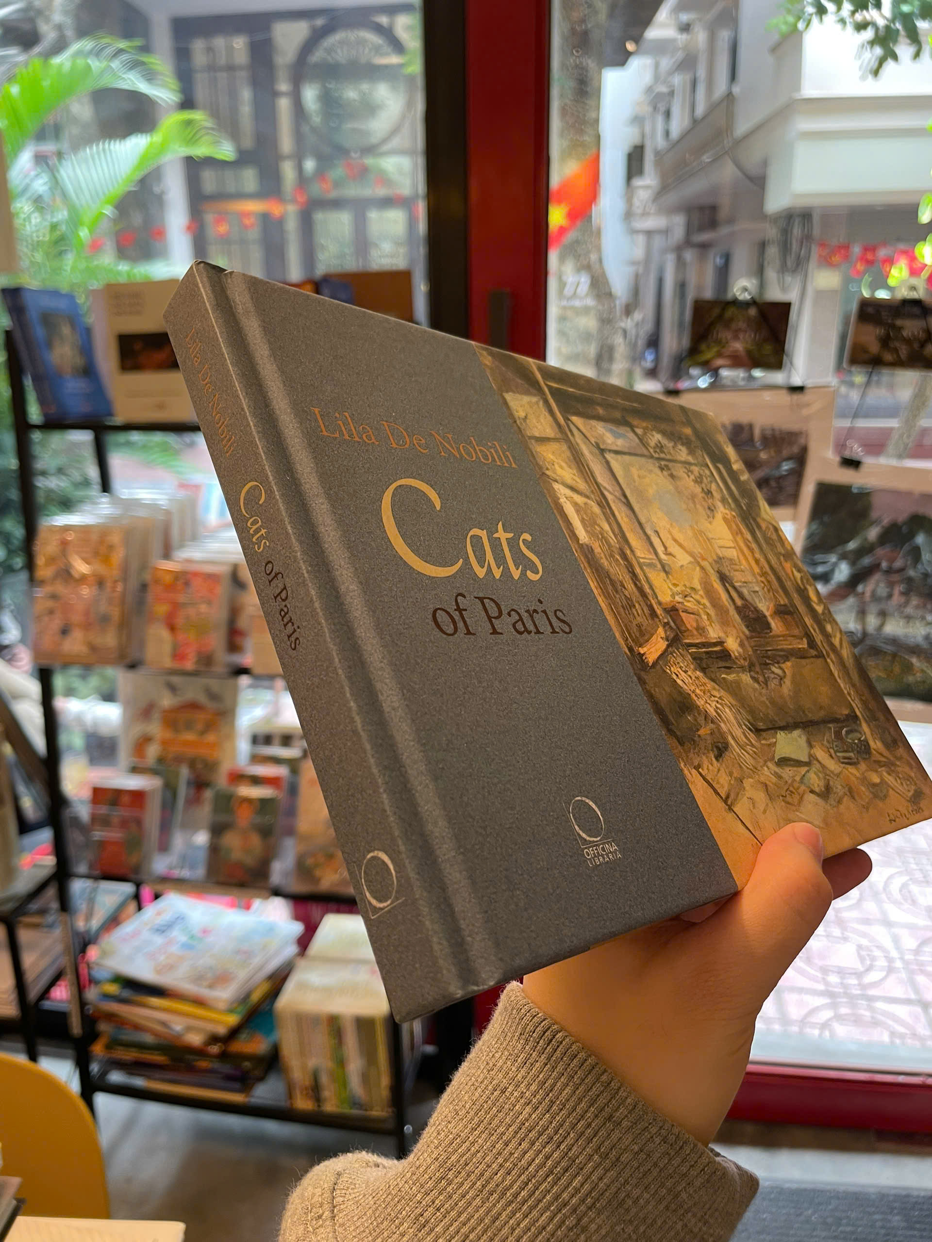 Sách - Cats of Paris by Lila De Nobili - Cats/Animals/Art book in English - Ngoại Văn - Bìa Cứng