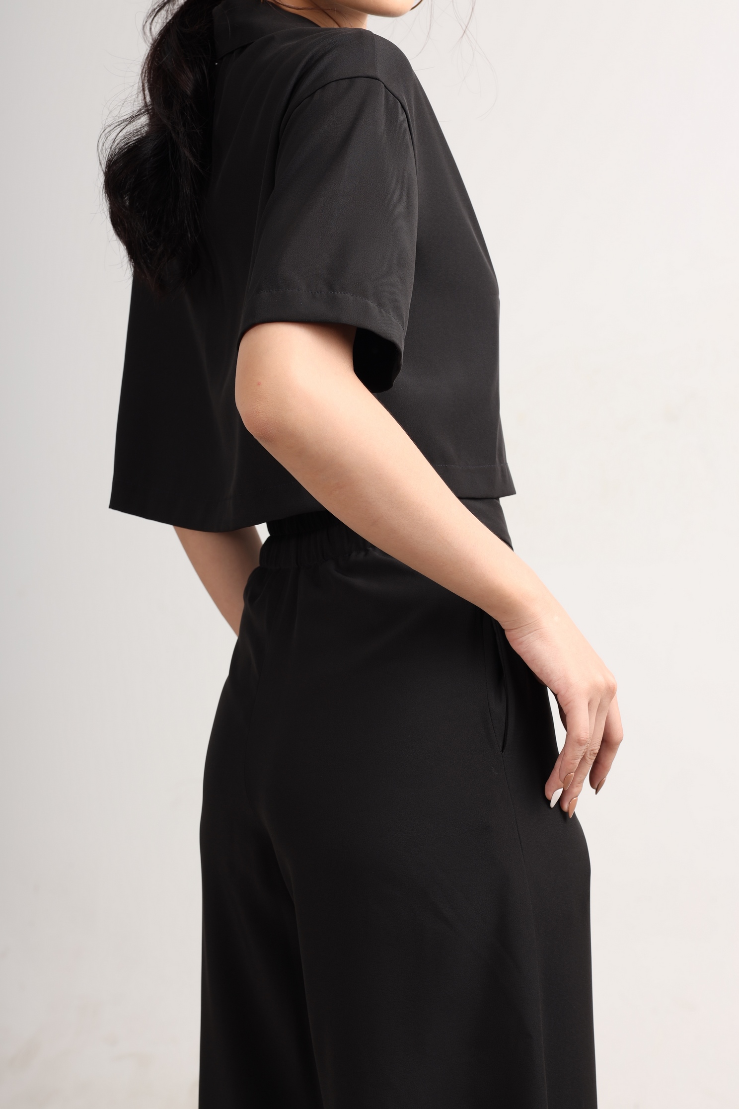 Set áo vest croptop quần dài ống rộng lưng thun cá tính