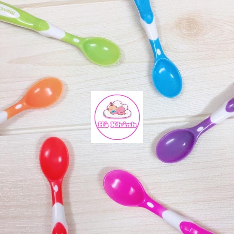 Thìa mềm ăn dặm Munchkkin cho bé