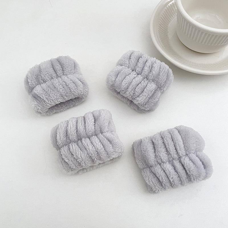 Bộ 2 chiếc vòng đeo tay nữ thấm nước, chun cột tóc nữ xinh xắn và tiện lợi