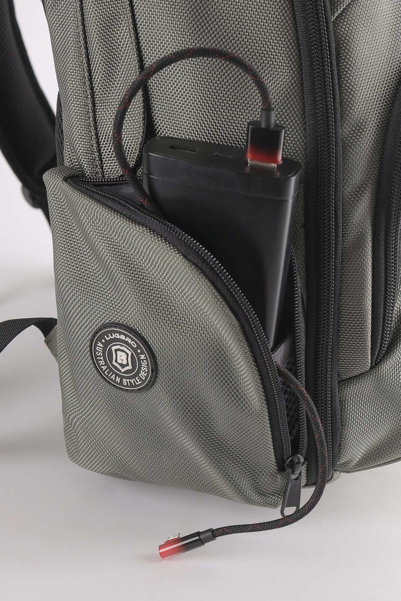 Ba lô LUGBRO  BUSINESS i17 (Đen)