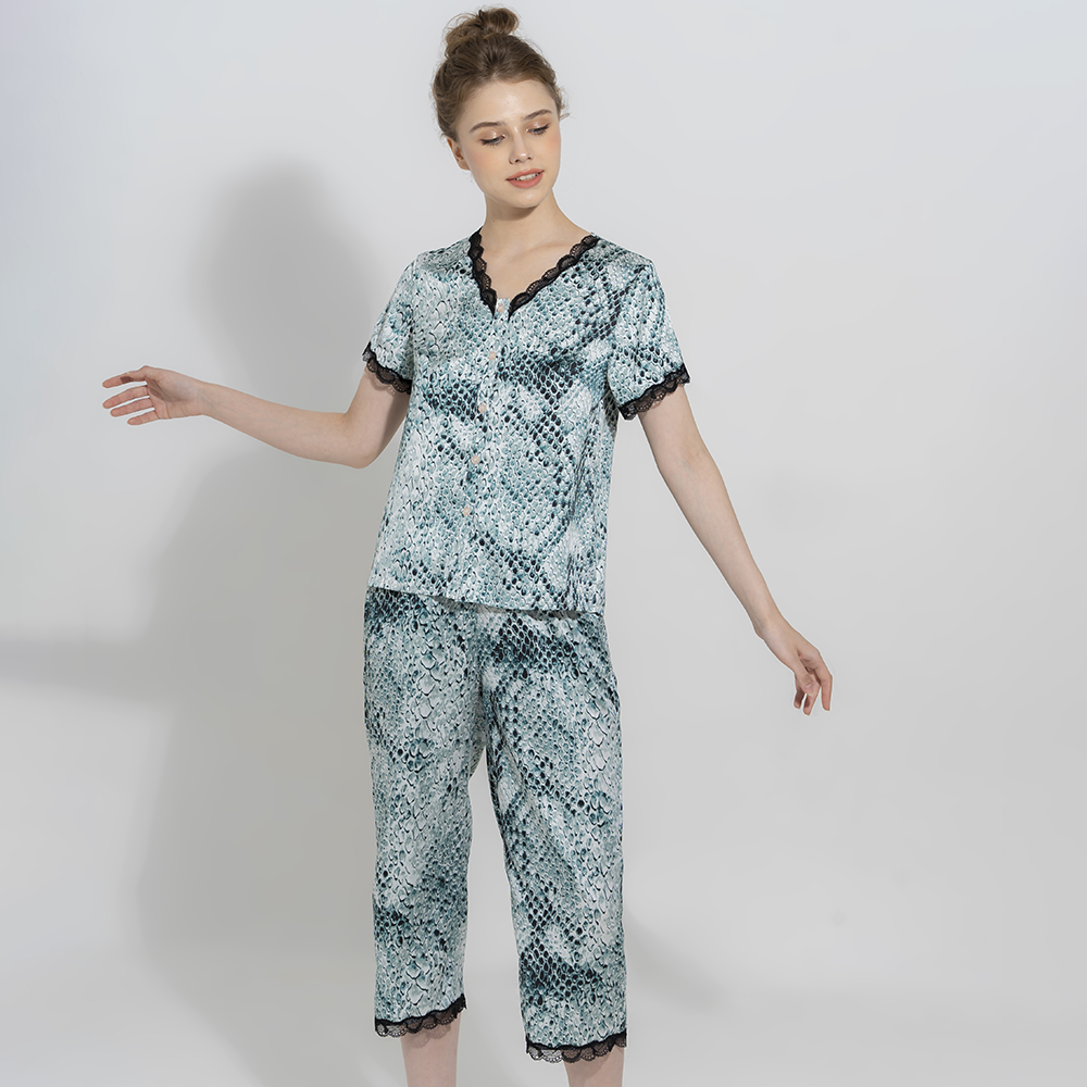 Bộ Đồ Satin Lửng Vincy Thoáng Mát BLS040W12