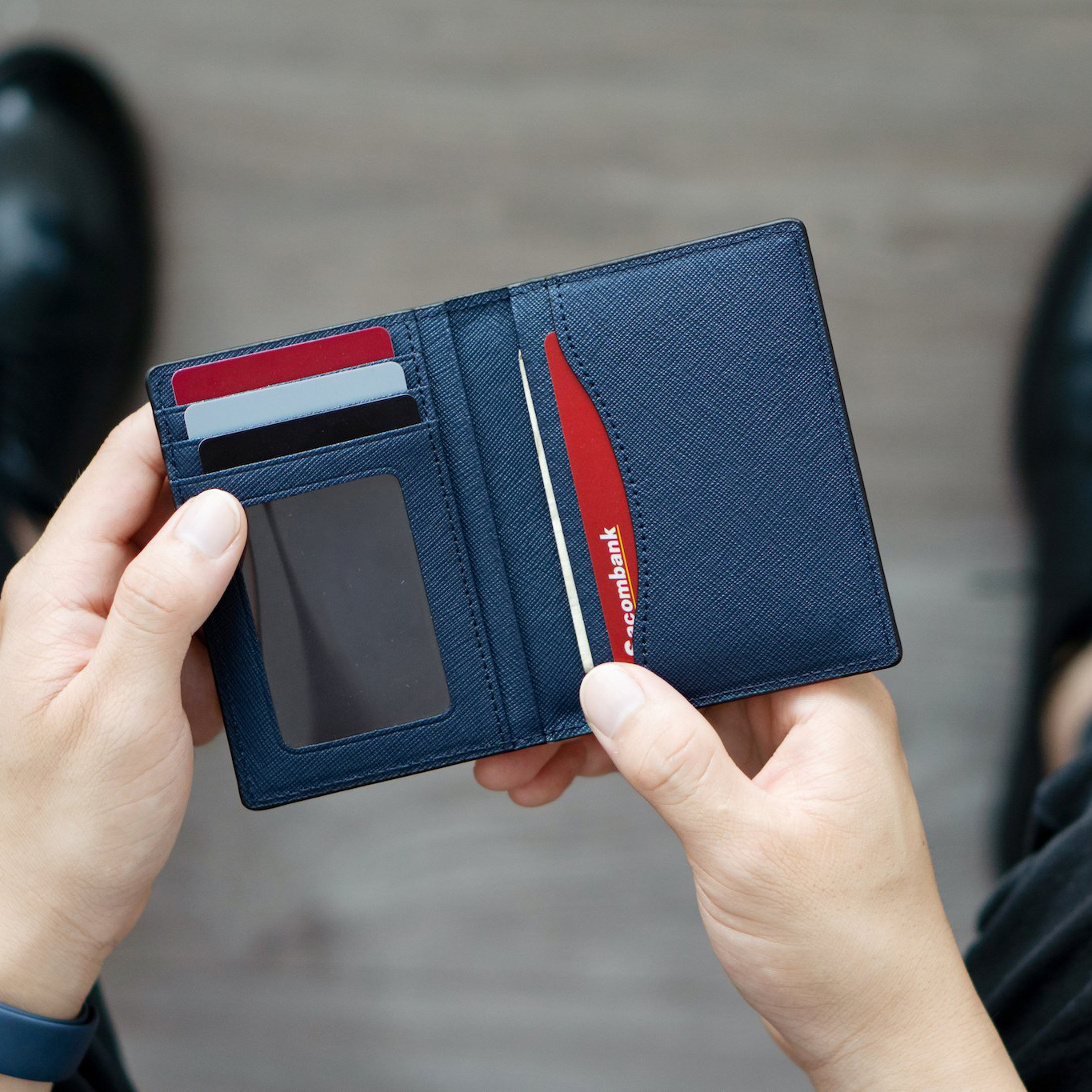VÍ MINI ĐỰNG THẺ Bóp Nhỏ Gọn Cardholder COSY Da Saffiano Nhập Khẩu Nam Nữ Cao Cấp Chống Thấm Nước Thương Hiệu DOLANTO