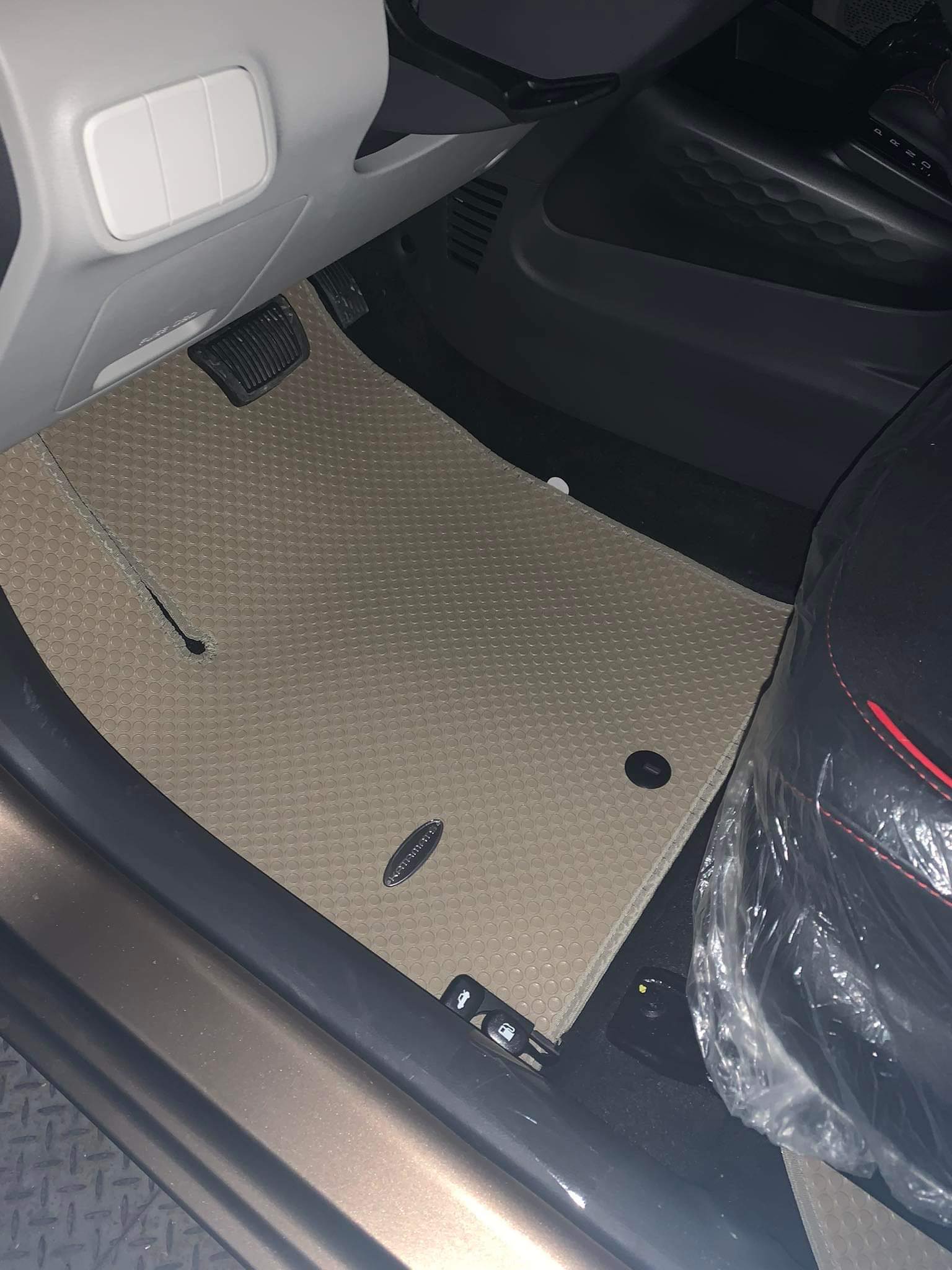 Thảm lót sàn ô tô KATA cho xe Hyundai Grand i10 (2021- Nay) - Khít với sàn xe, Chống trơn, Không mùi, Không ẩm mốc