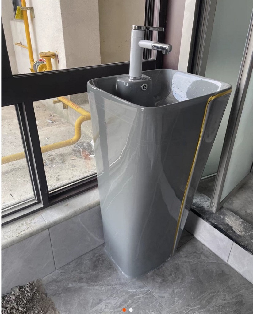 Lavabo đặt sàn kiểu trụ đứng xám viền vàng và các màu khác để lựa chọn