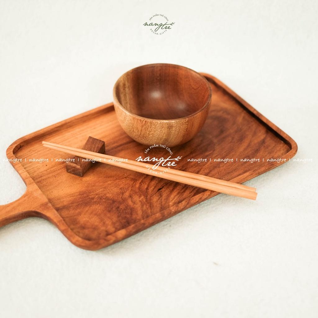 Khay gỗ tay nắm cành cây trang trí thức ăn