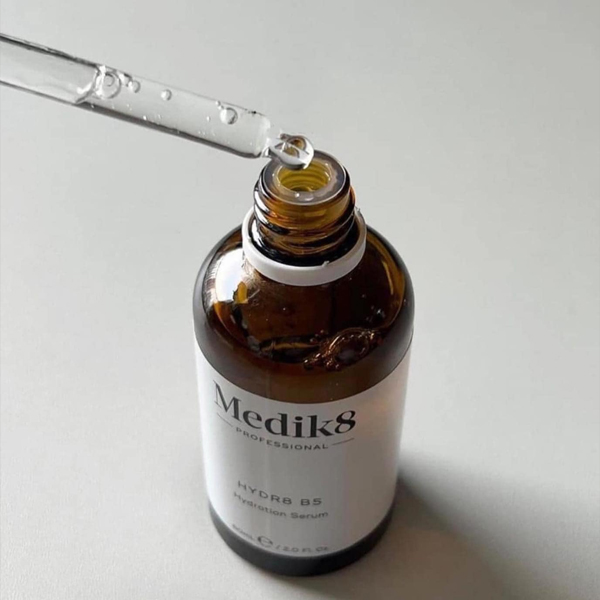 Tinh chất Serum cấp ẩm phục hồi da dưỡng ẩm cấp nước Medik8 Hydr8 B5 60ml