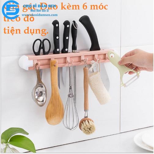 Giá kệ để dao kéo dán tường Kèm 6 móc treo đồ phòng bếp không cần khoan tường