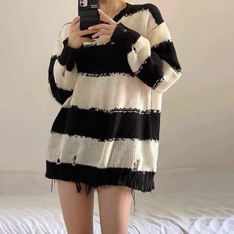 Áo len nữ cổ tròn phối rách kẻ ngang màu đen trắng dài tay form đẹp dáng dài hàng HOT