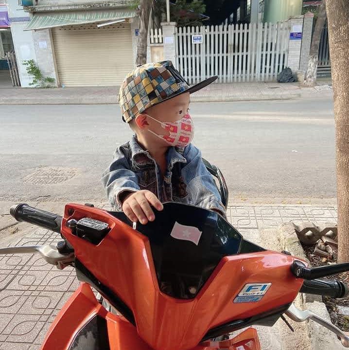 Hộp 10 cái Khẩu trang y tế Khánh An Kids Family dành cho trẻ em từ 1 đến 5 tuổi