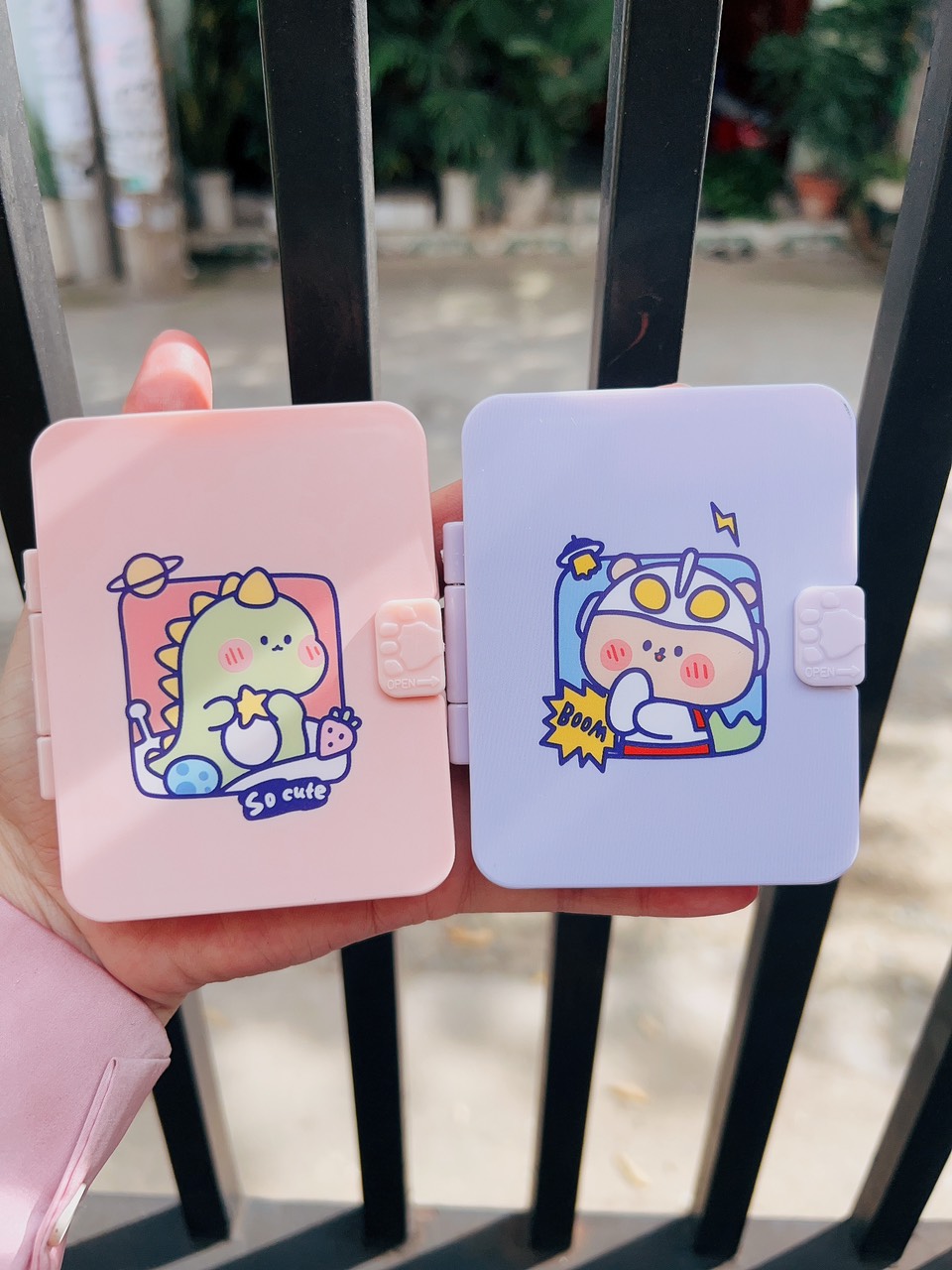 Set Gương Mini Kèm Lược Siêu Cute Tiện Lợi - Gương Gấp Bỏ Túi Kèm Lược Dễ Thương Tiện Lợi