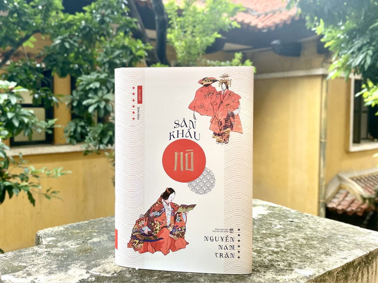 [Sách bìa cứng] Sân Khấu Nô