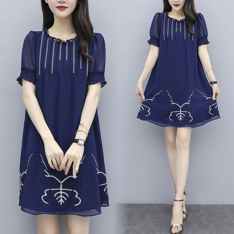 Váy suông nữ họa tiết độc đáo Còn size M (46-53)kg