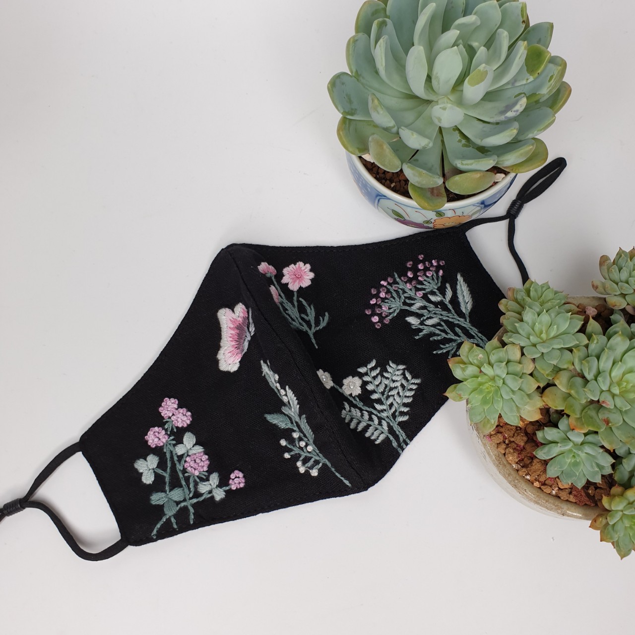 Khẩu trang thêu tay vải linen JL236
