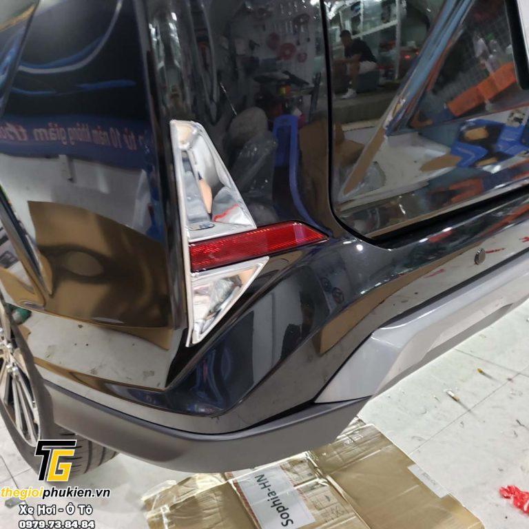 Bộ ốp trang trí đèn gầm Toyota Veloz mạ Crom