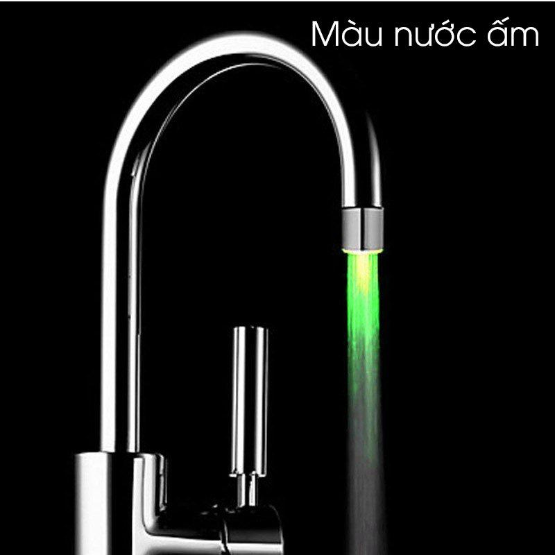 Đầu gắn vòi nước có led báo nóng lạnh ấm tự động phát sáng không cần sử dụng pin tiện lợi cho phòng tắm hoặc nhà bếp.
