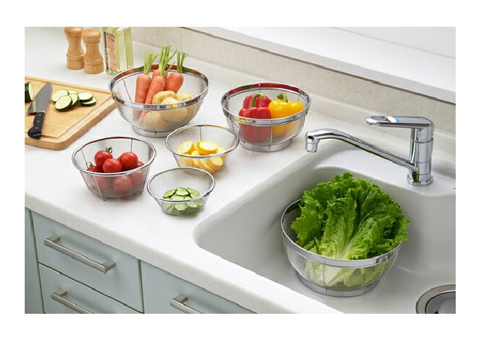 Rổ tròn đáy sâu inox Echo Metal, thiết kế các lỗ thoát nước thông thoáng, không đọng nước giúp bạn thoải mái đựng rau, củ, trái cây sau khi rửa - nội địa Nhật Bản