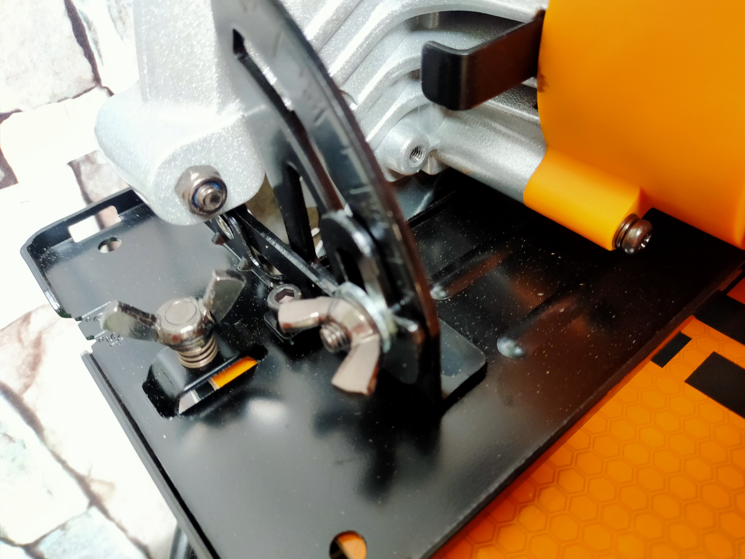MÁY CƯA ĐĨA TRÒN 185MM 1600W INGCO CS18568 - HÀNG CHÍNH HÃNG