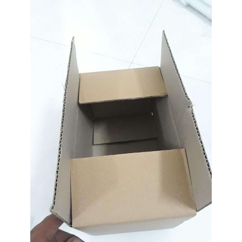 50 hộp 30x20x6 cm nắp dán