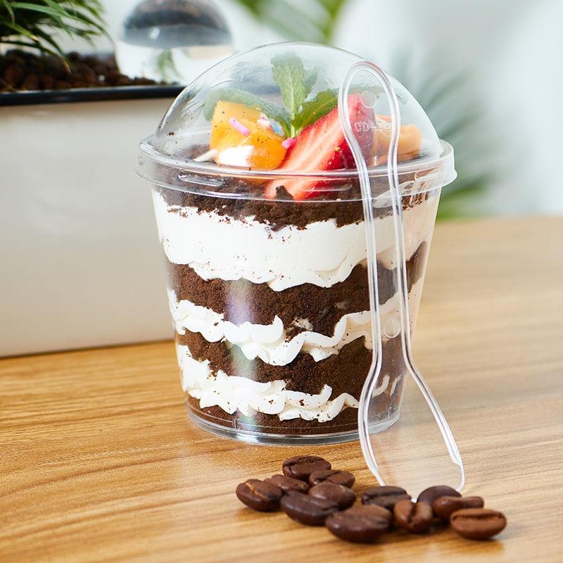 Ly Bánh Tiramisu Mousse SET 10 Cốc Panna Cotta Sữa Chua Bằng Mica Trong Có Nắp in Chữ LES BONS