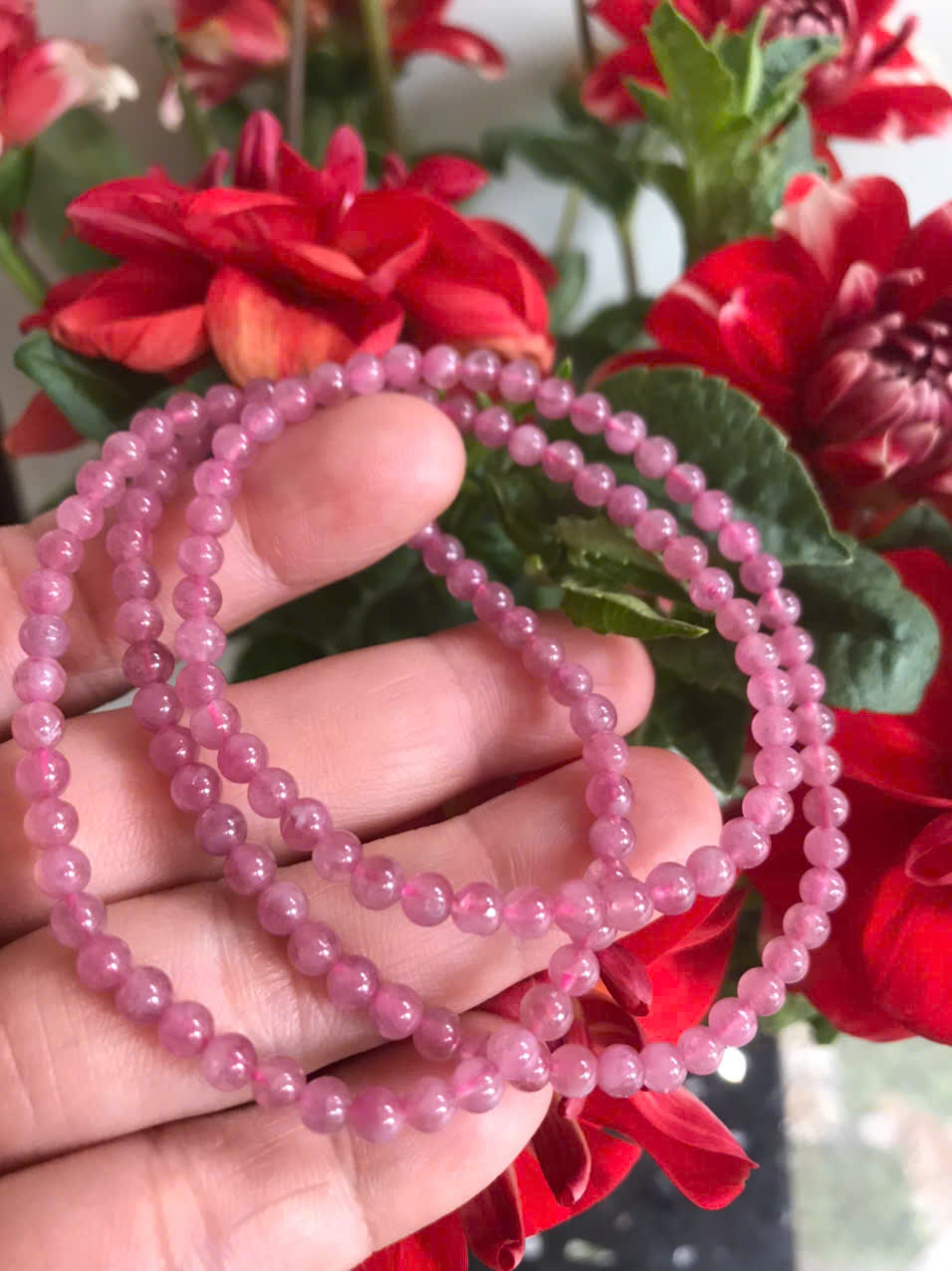 Chiếc Vòng Tay Chuỗi Quấn 3 Vòng Đá Tourmaline Hồng Tự Nhiên Đẹp Size hạt 4mm Nữ mệnh Hỏa và mệnh Thổ đeo xinh tay may mắn ạ