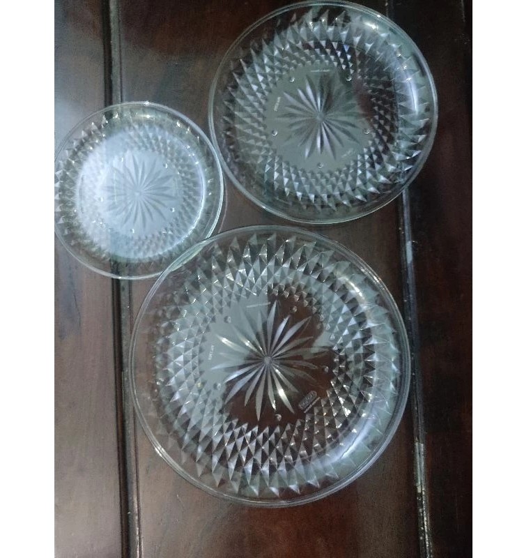 Đĩa nhựa trong suốt đường kính 25cm