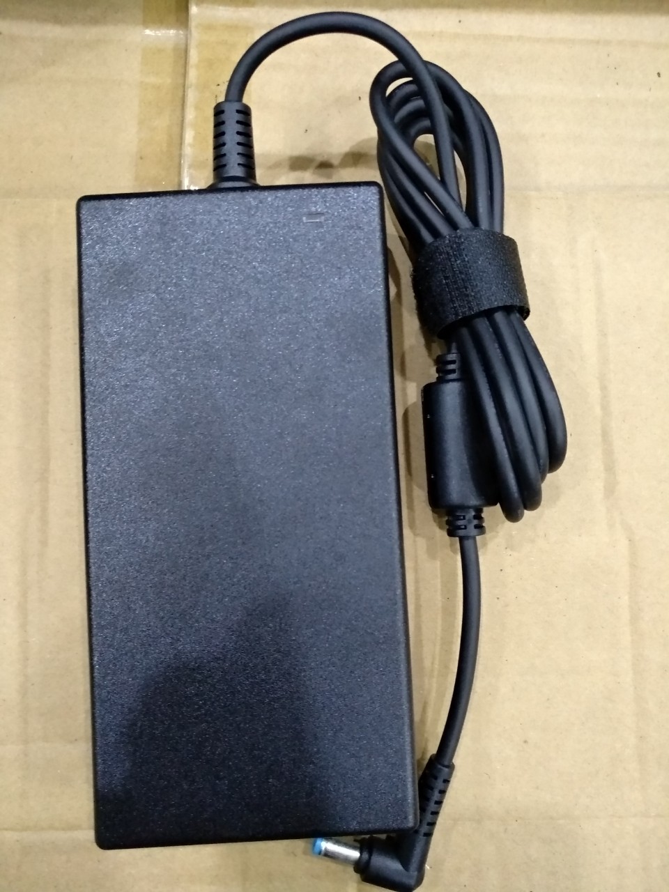Sạc dành cho Laptop Acer Aspire V Nitro VN7-592G VN7-593G VN7-792G V5-591G A715-71G 19.5V 9.23A 180W