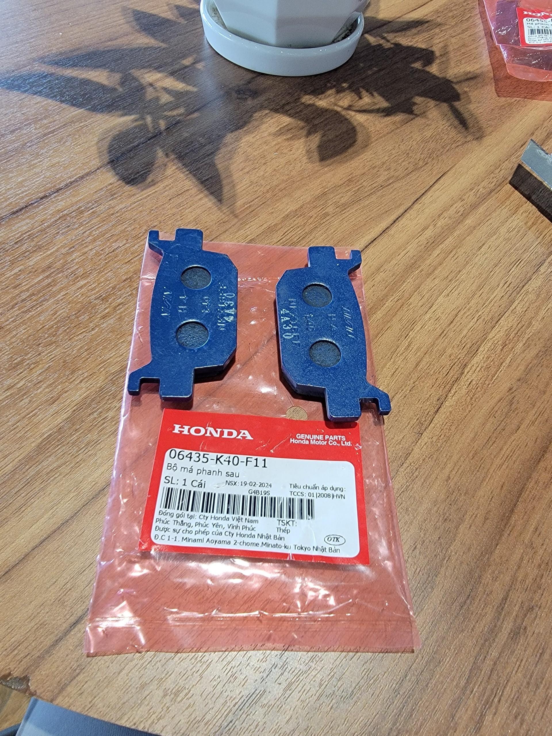 Bộ má phanh sau SH125, SH150 (2015-2019) chính hãƞg Honda &quot;06435K40F11&quot;