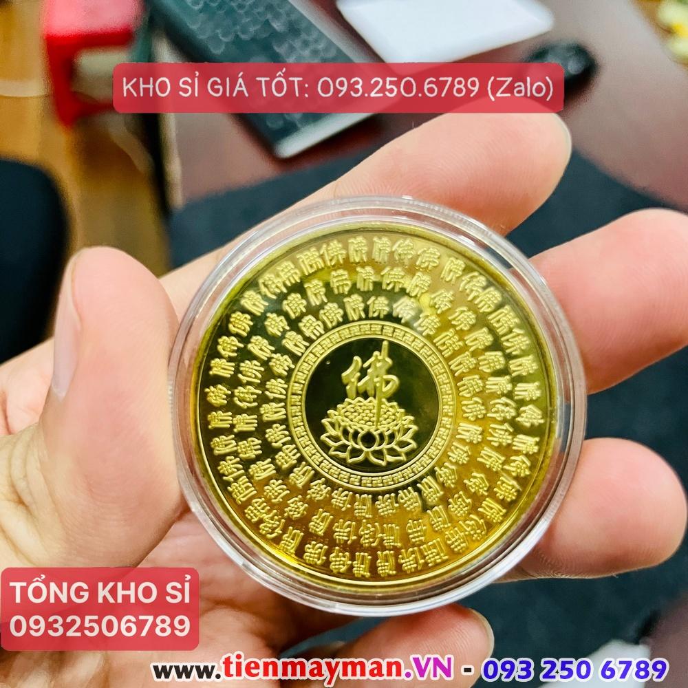 Đồng Xu Hình Phật Tổ A Di Đà Ngồi Đài Sen in màu - Vật phẩm phong thủy Bình An, tặng túi gấm đỏ - PASA COLLECTION