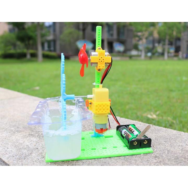 Mô hình DIY tạo bong bóng bằng pin thường AA