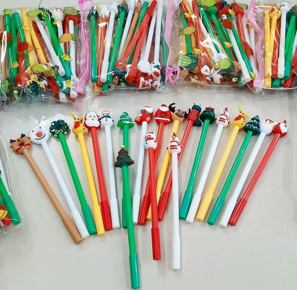 Combo 100 bút noel( mực tím).Quà tặng ý nghĩa họ bé