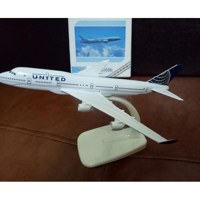 Mô hình máy bay tĩnh B747 United Airlines 16cm