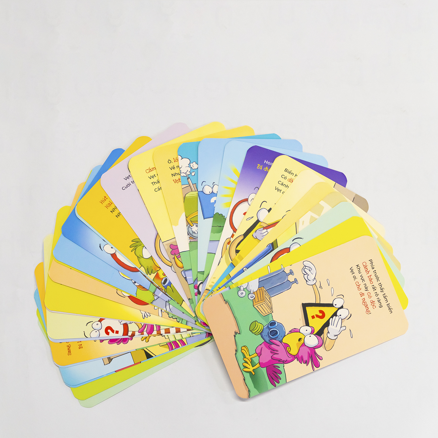 Bộ Thẻ học Thông minh cho Bé: 60 Thẻ Flashcards chủ đề: Học Biển An Toàn + Tình Huống An Toàn Giao Thông