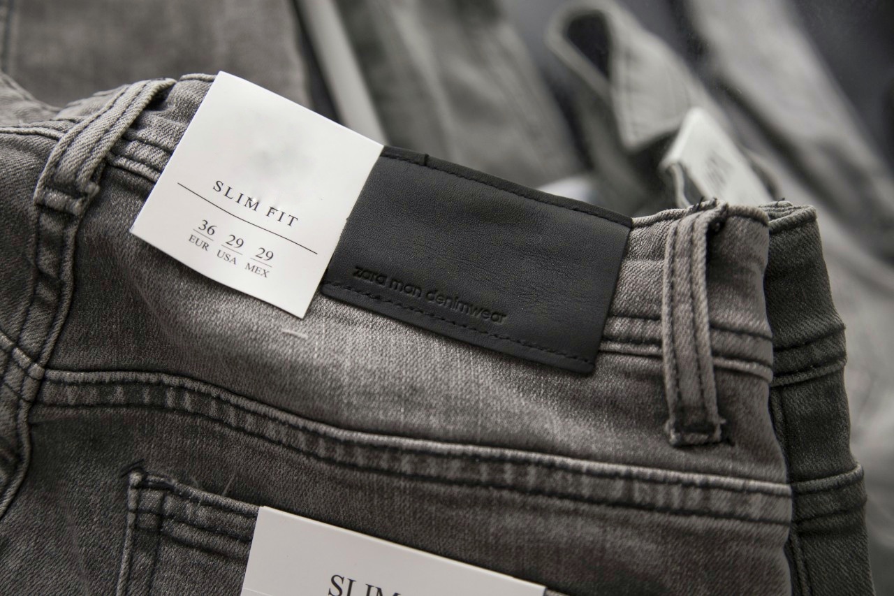 Quần Jean nam kiểu dáng Slim fit Chất Jean cao cấp xuất khẩu Màu Xám - Màu Xanh nhạt