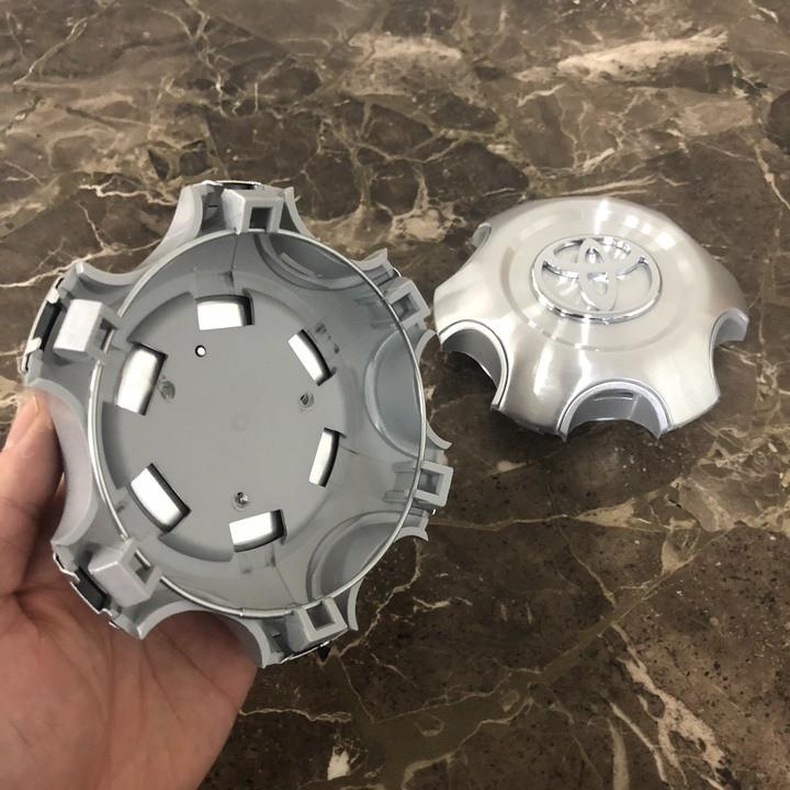 Logo chụp mâm, ốp lazang bánh sau xe ô tô Toyota Land Cruiser Prado TY-038