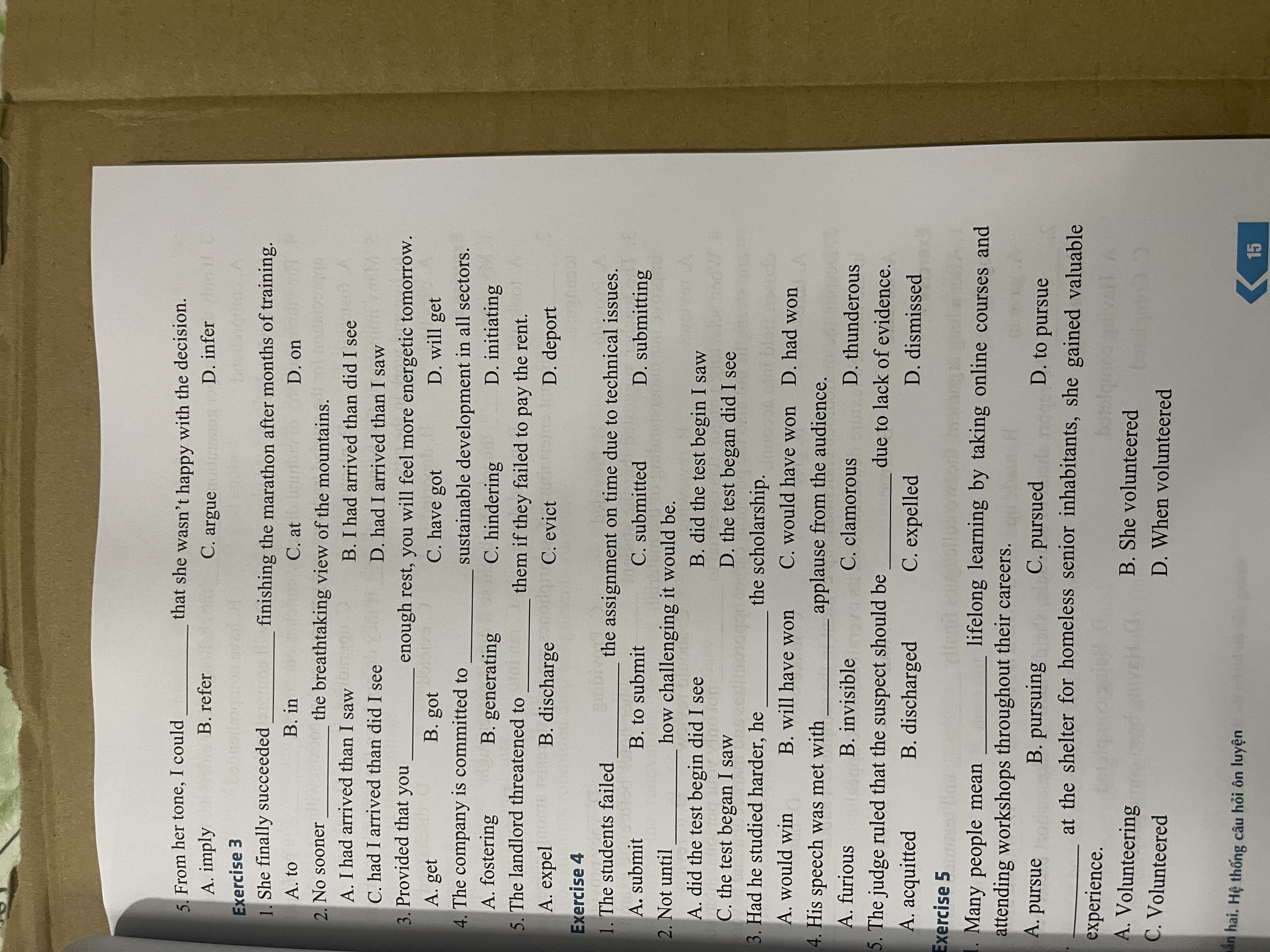 Sách - hướng dẫn ôn luyện thi đánh giá năng lực SPT môn tiếng anh