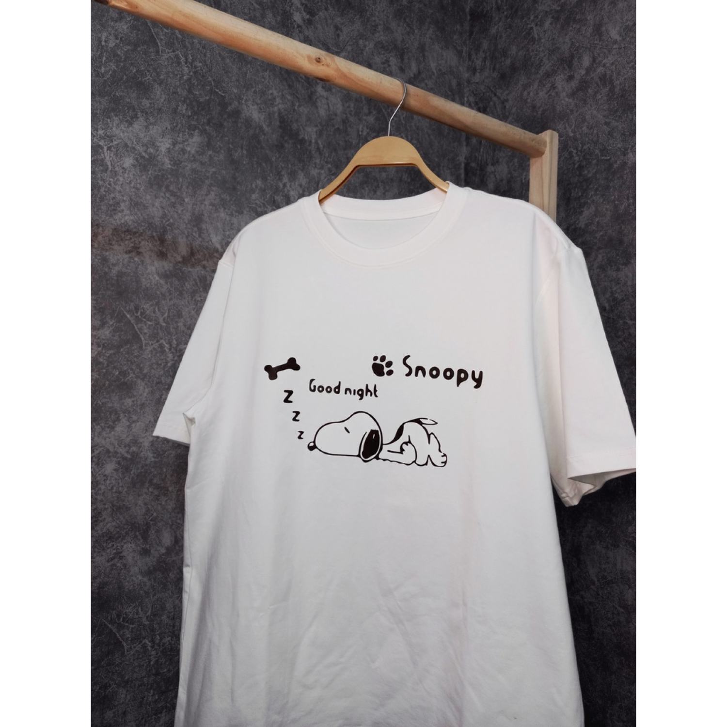 Hình ảnh Áo Thun Nam Nữ Chó Snoopy Chất Cotton Cao Cấp Dày Mịn Thoáng Mát Form Rộng Tay Lỡ Phong Cách Thời Trang Đường Phố Unisex