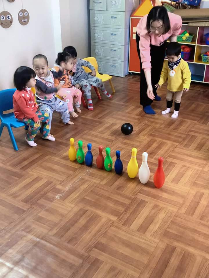 Bộ Đồ Chơi Bowling Kid Giúp Bé Vận Động Trong Nhà