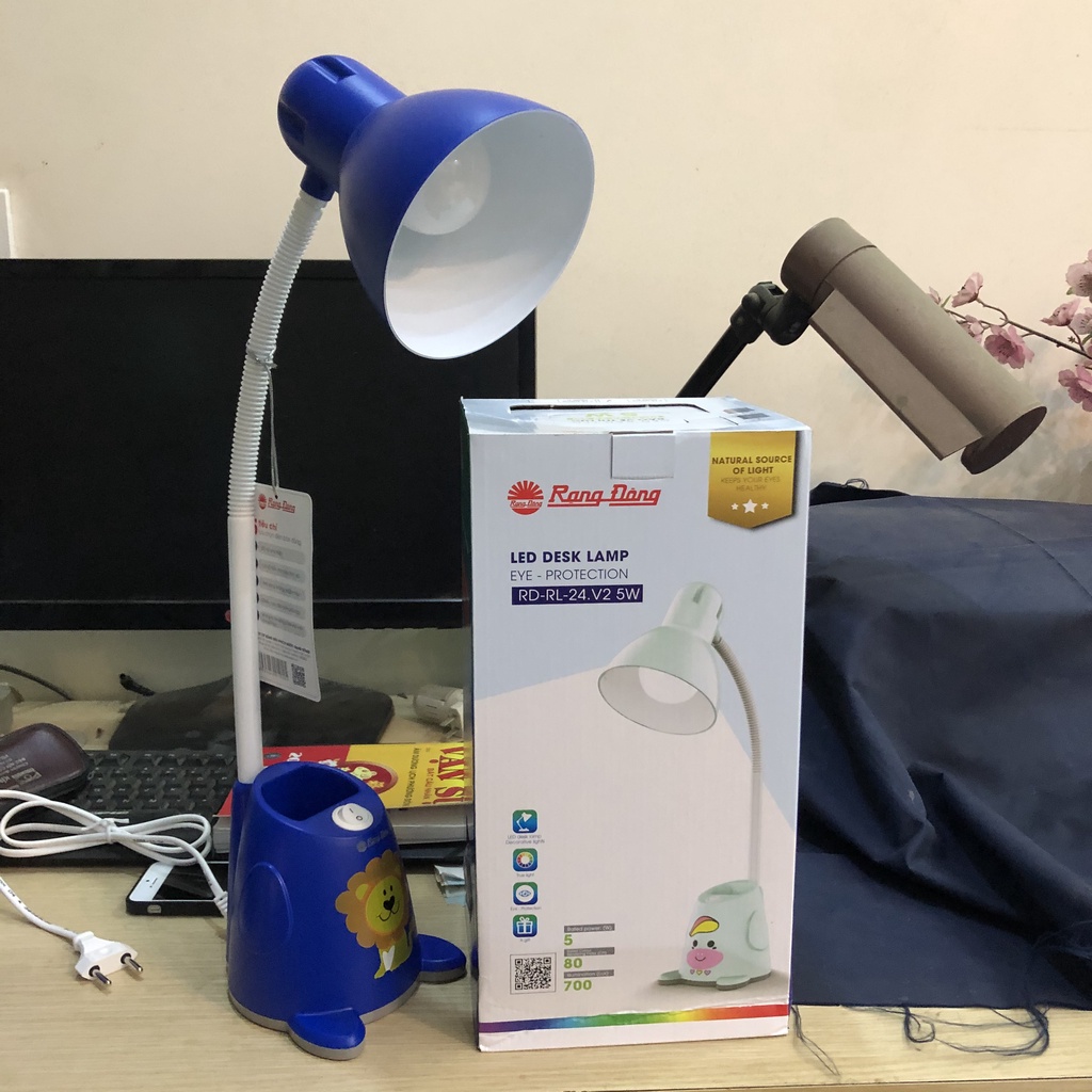 Đèn led để bàn chống cận