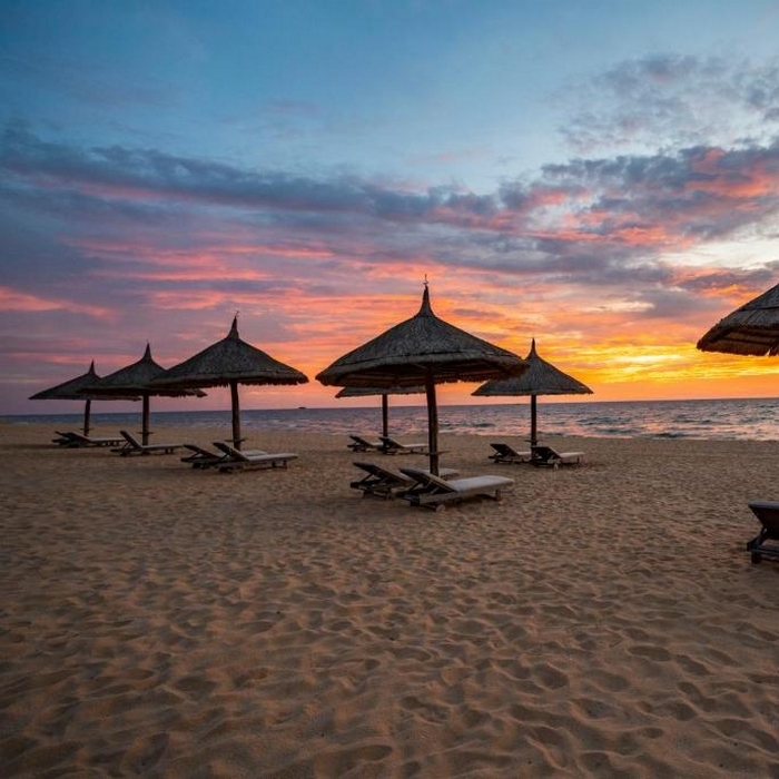 Gói 4N3Đ Vinpearl Villa Dành Cho 4 Người Lớn, 4 Trẻ Em, Gồm 9 Bữa Buffet, Vui Chơi Vinwonders Safari, Áp Dụng Toàn Quốc