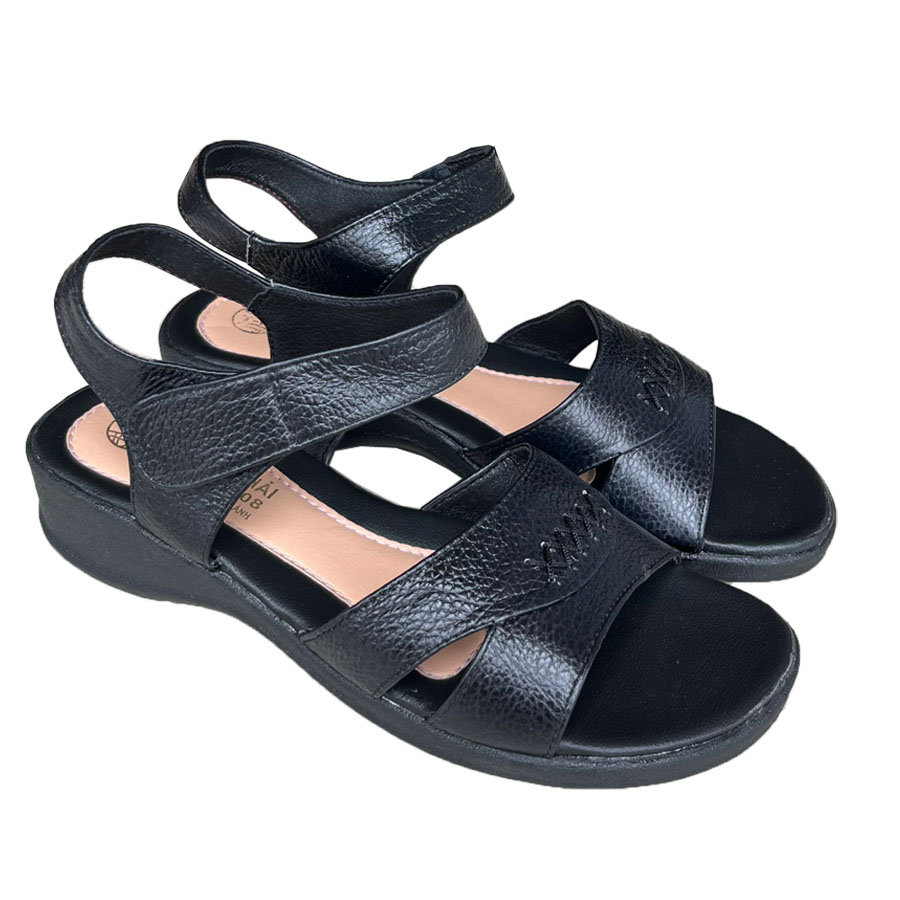 Giày sandal nữ đế bằng 4cm da bò thật màu đen Trường hải SD135