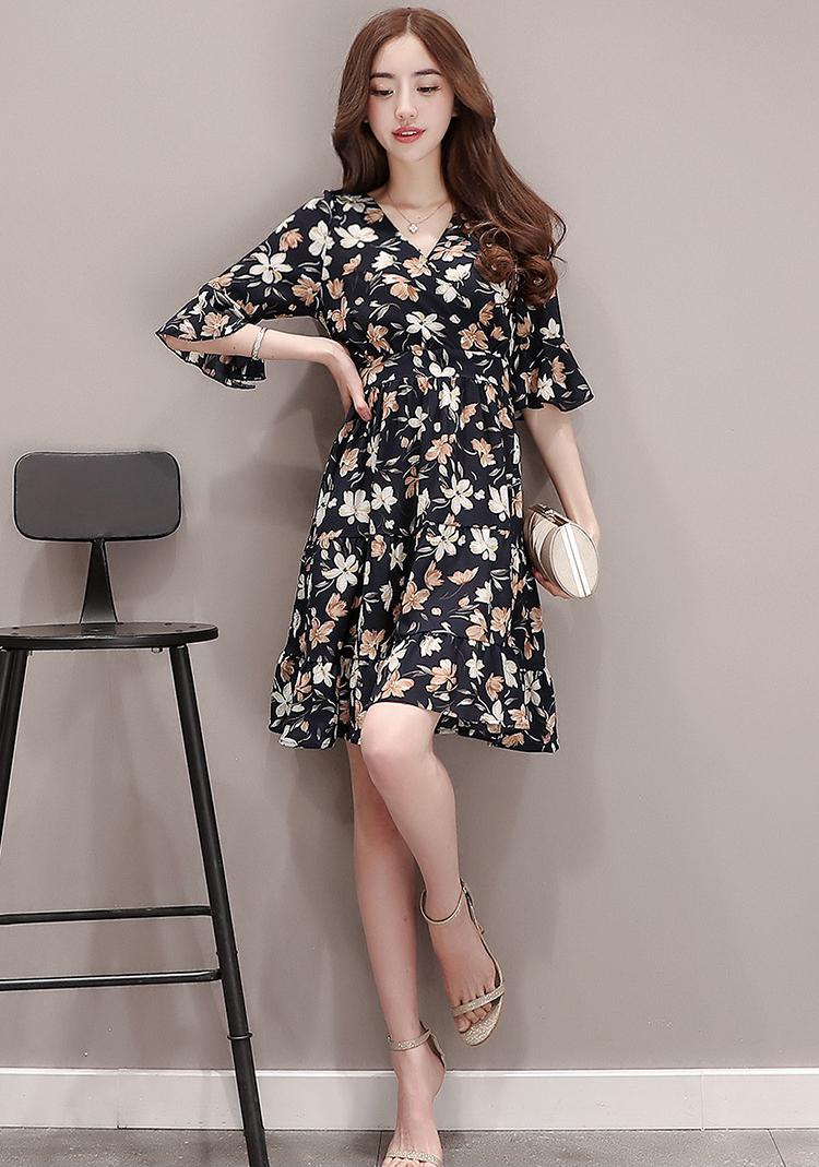 Đầm Hoa Cổ V Tay Ngắn Dễ Thương BY1110