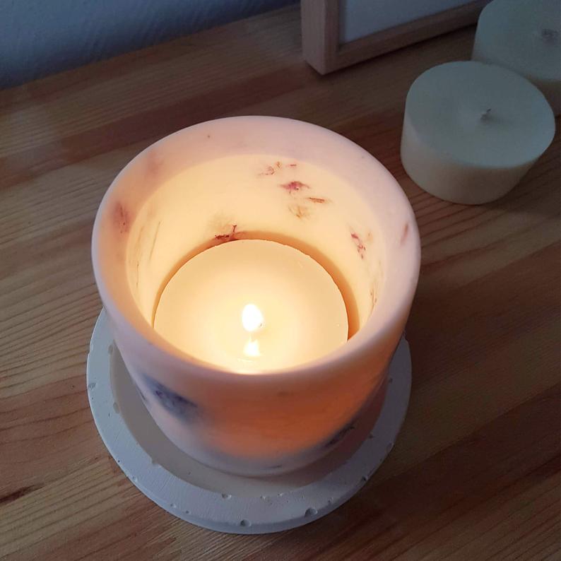 Bộ 3 sản phẩm: đế đỡ nến + nến thơm sáp đậu nành hương hoa lavender + tealight trang trí hoa salem tím