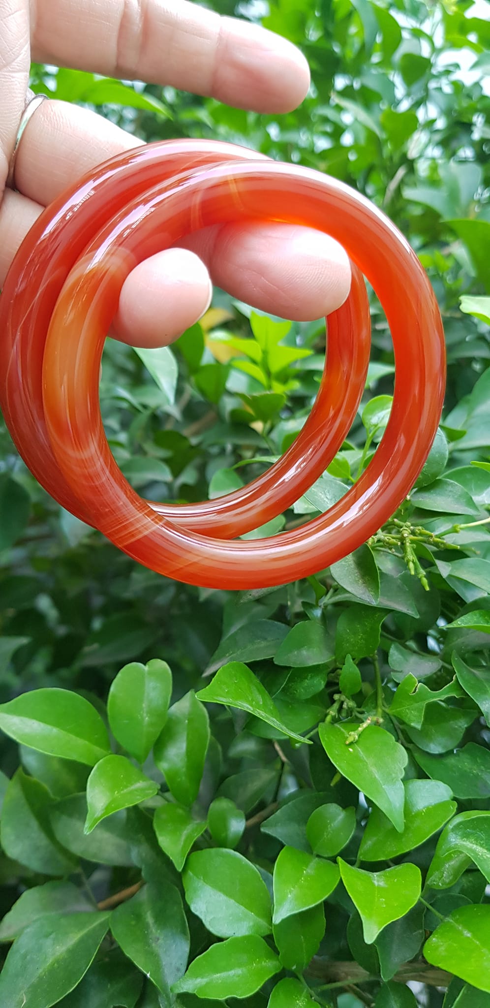 Vòng tay nữ đá mã não đỏ vân đẹp mới Vòng Ni 54mm x cọng 8,5mm Nữ mệnh hỏa mệnh thổ 52kg - 60kg đeo ạ